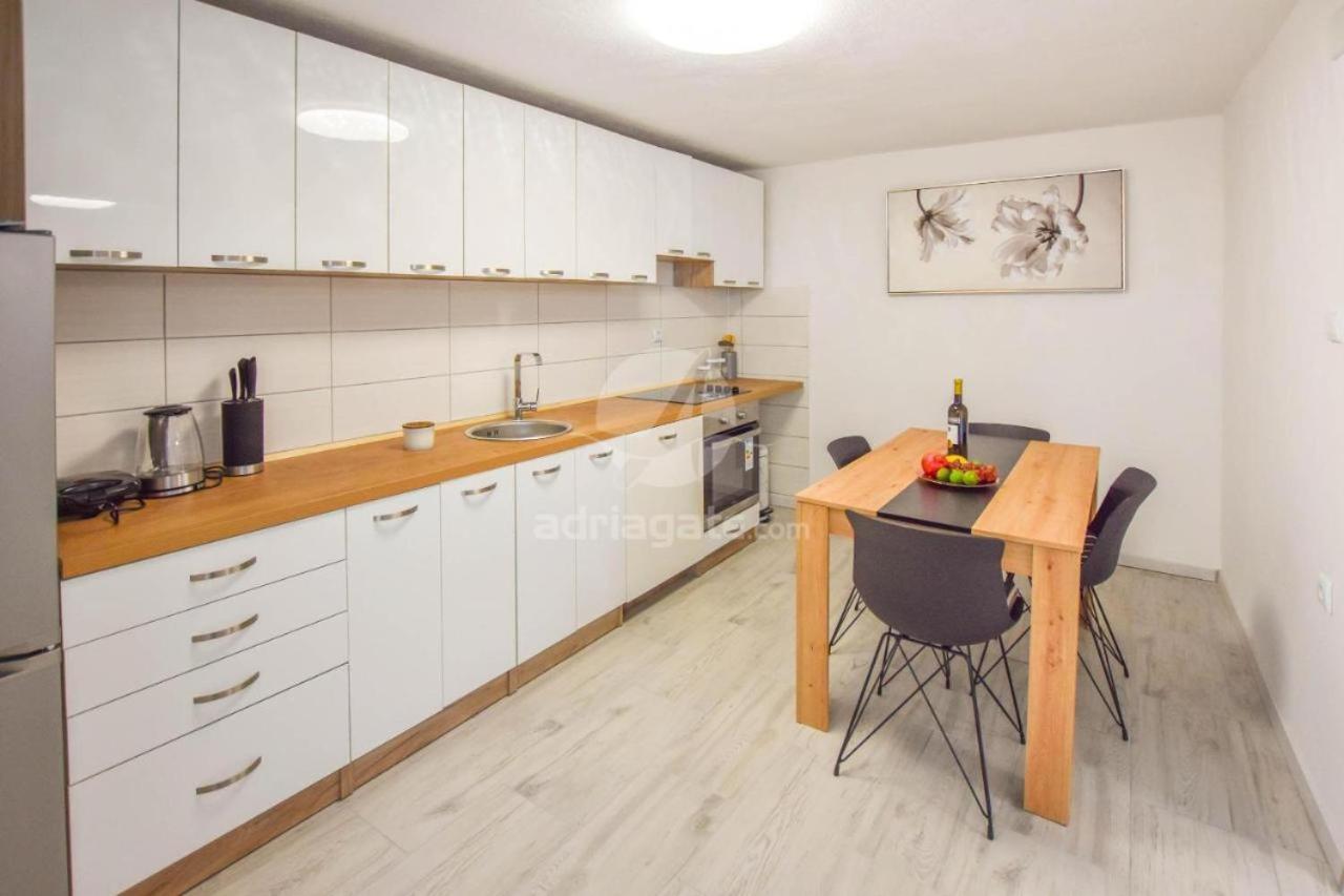 Suite Apartment Toni Poljana  外观 照片