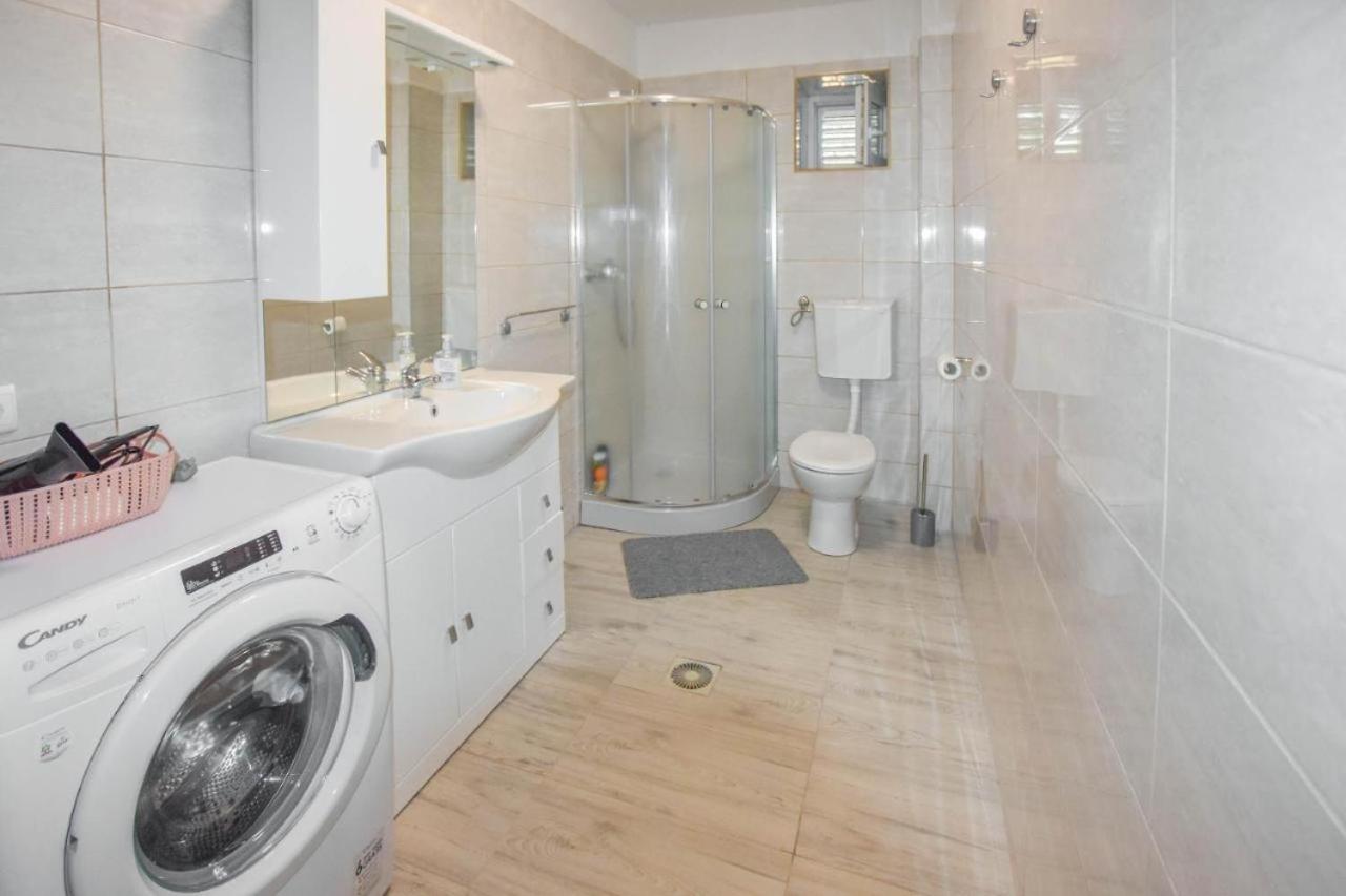 Suite Apartment Toni Poljana  外观 照片