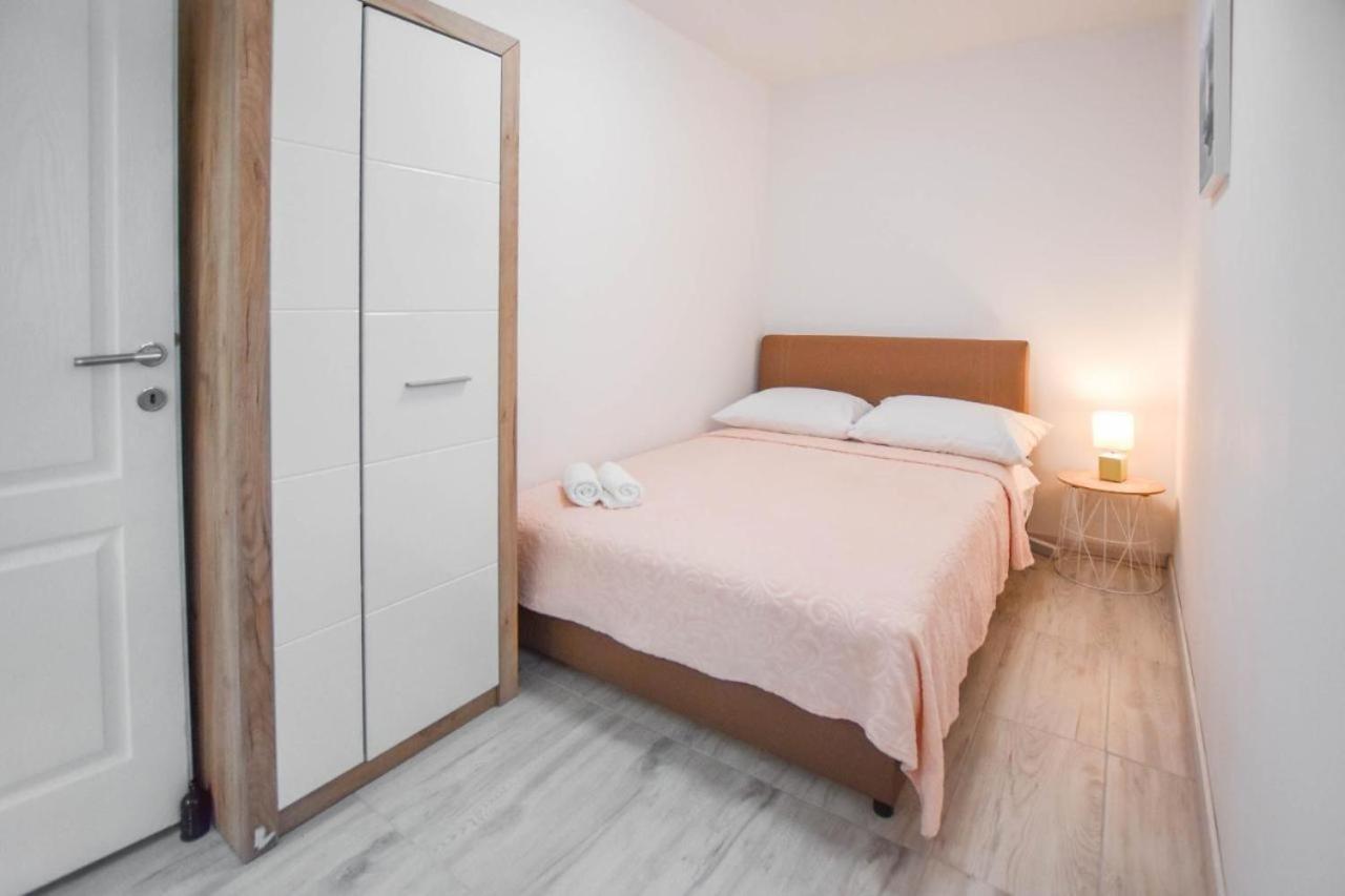 Suite Apartment Toni Poljana  外观 照片