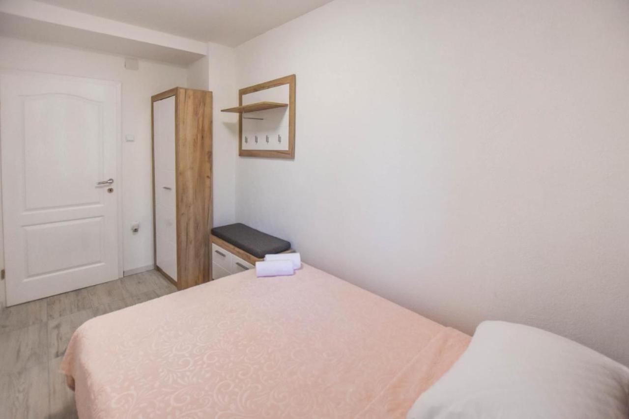 Suite Apartment Toni Poljana  外观 照片
